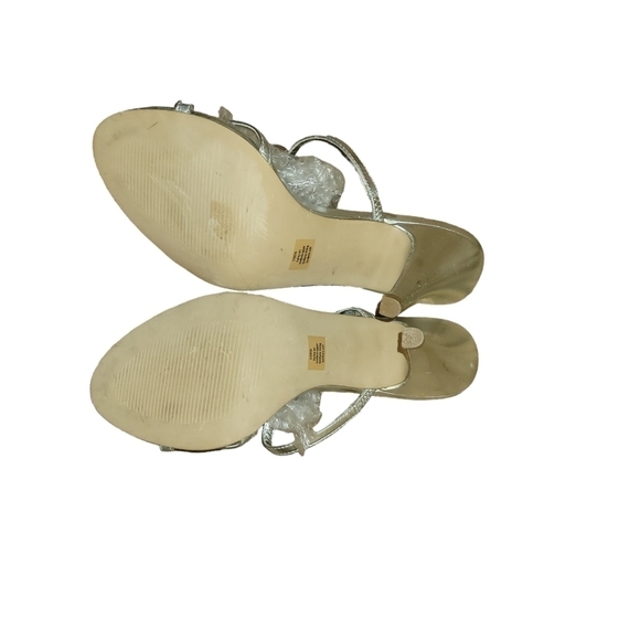 Unlisted Kenneth Cole Heels Silver Rhinestones 8 - Picture 3 of 3